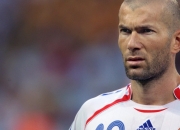 开云体育视频直播-克莱·汤普森三分雨主宰比赛走向，上海队攻防碾压湖人展现新格局