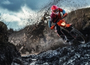 开云体育-硬仗基因，从尼克斯到奥运，戈贝尔的双重接管艺术