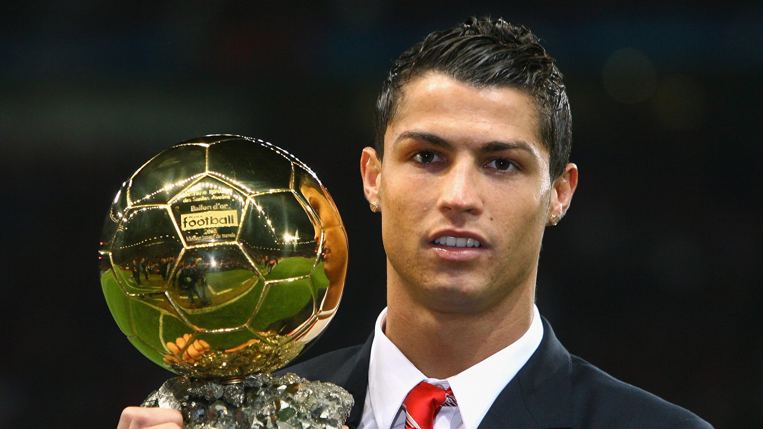 塞内加尔对阵希腊，莱万成为胜负手