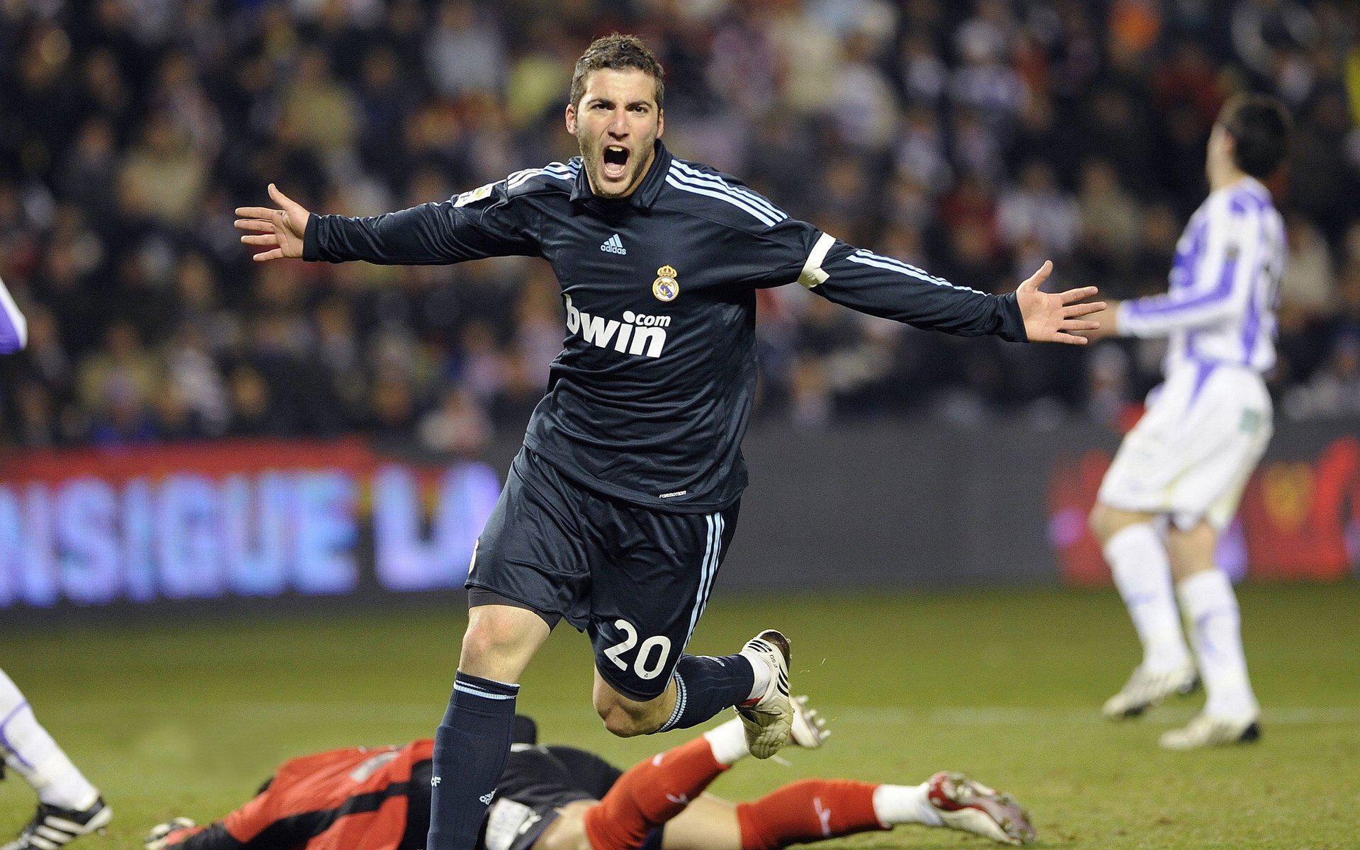 总决赛之夜，浓眉在焦点战中证明自己